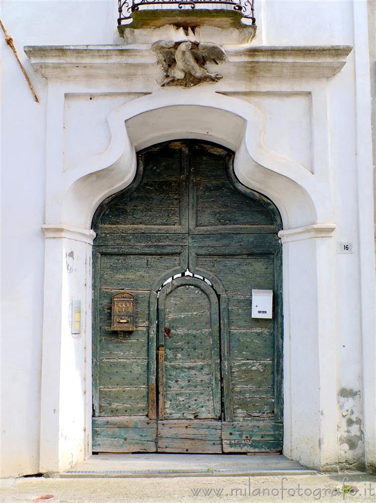 Pietra de Giorgi (Pavia, Italy) - Antique baroque door